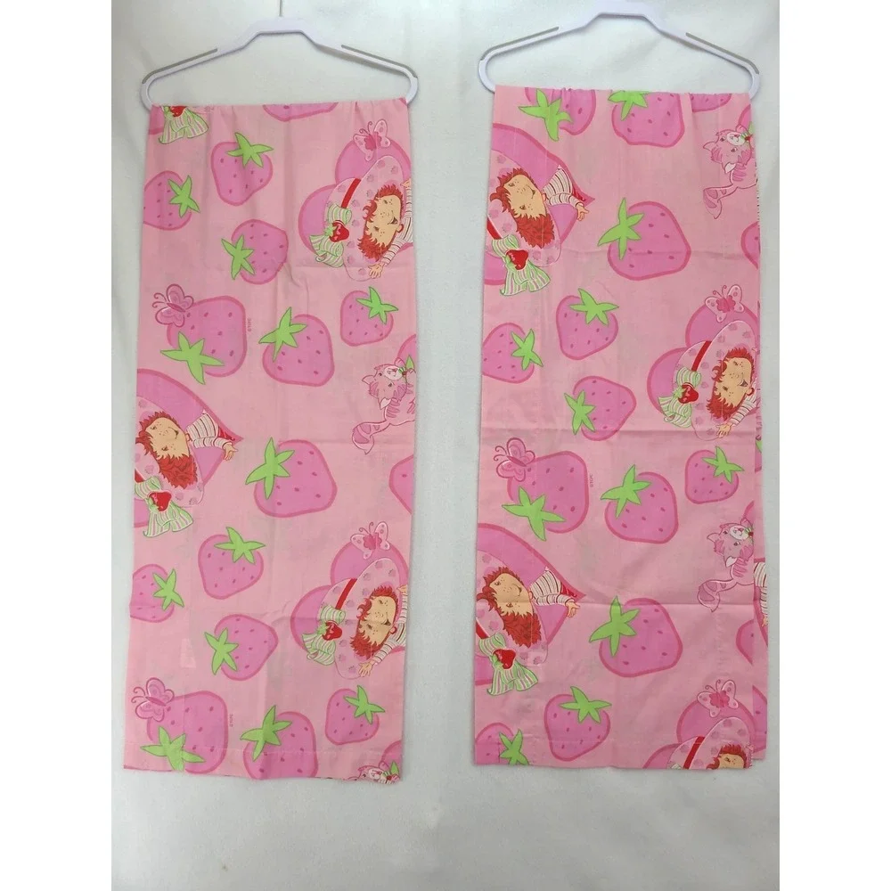 Y2K Vintage 2003 Strawberry Shortcake Window Valance 82